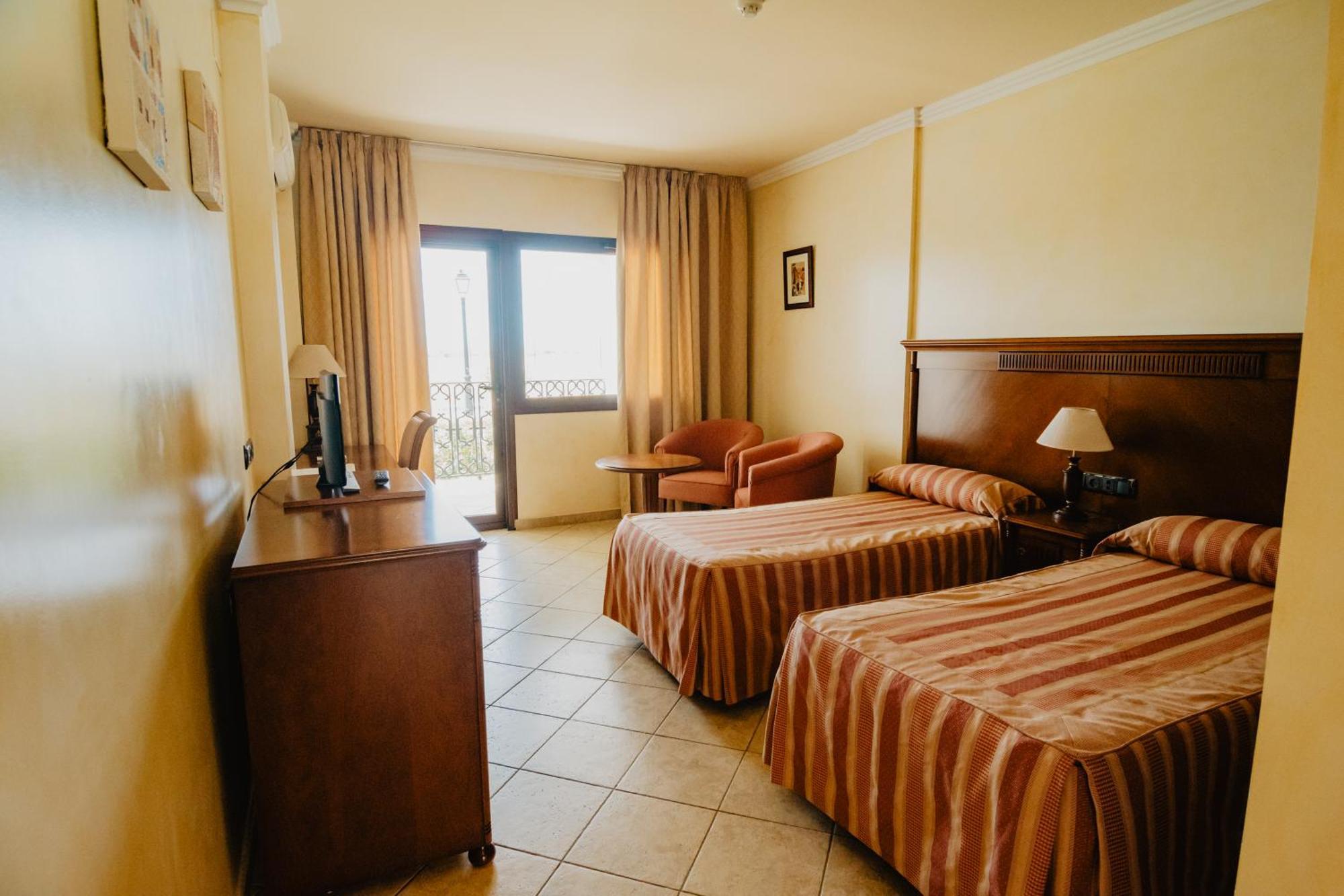 Hotel Hacienda Don Manuel Granja de Torrehermosa ภายนอก รูปภาพ