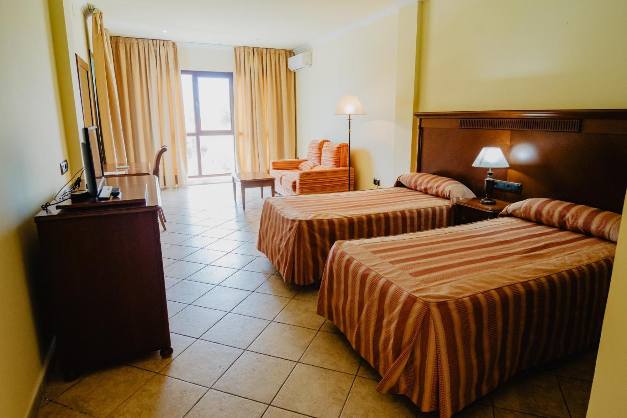 Hotel Hacienda Don Manuel Granja de Torrehermosa ภายนอก รูปภาพ