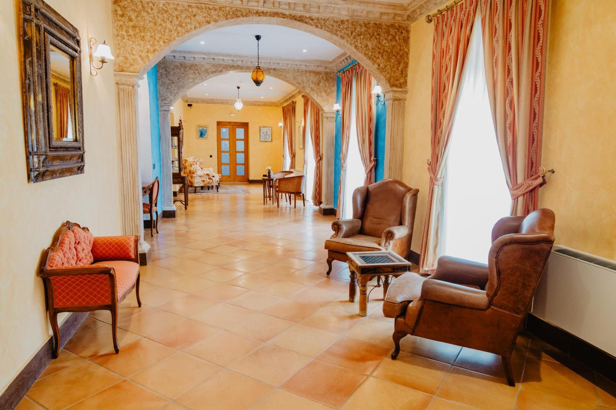 Hotel Hacienda Don Manuel Granja de Torrehermosa ภายนอก รูปภาพ
