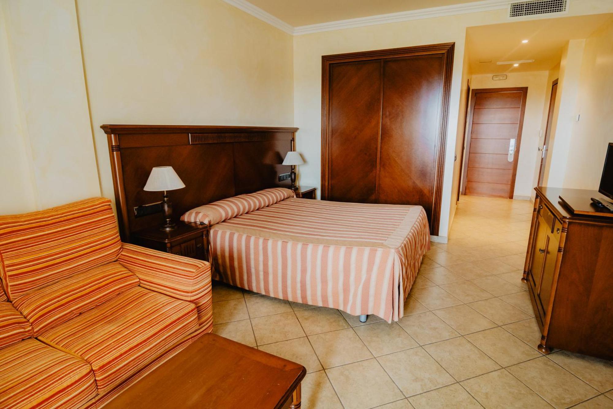 Hotel Hacienda Don Manuel Granja de Torrehermosa ภายนอก รูปภาพ