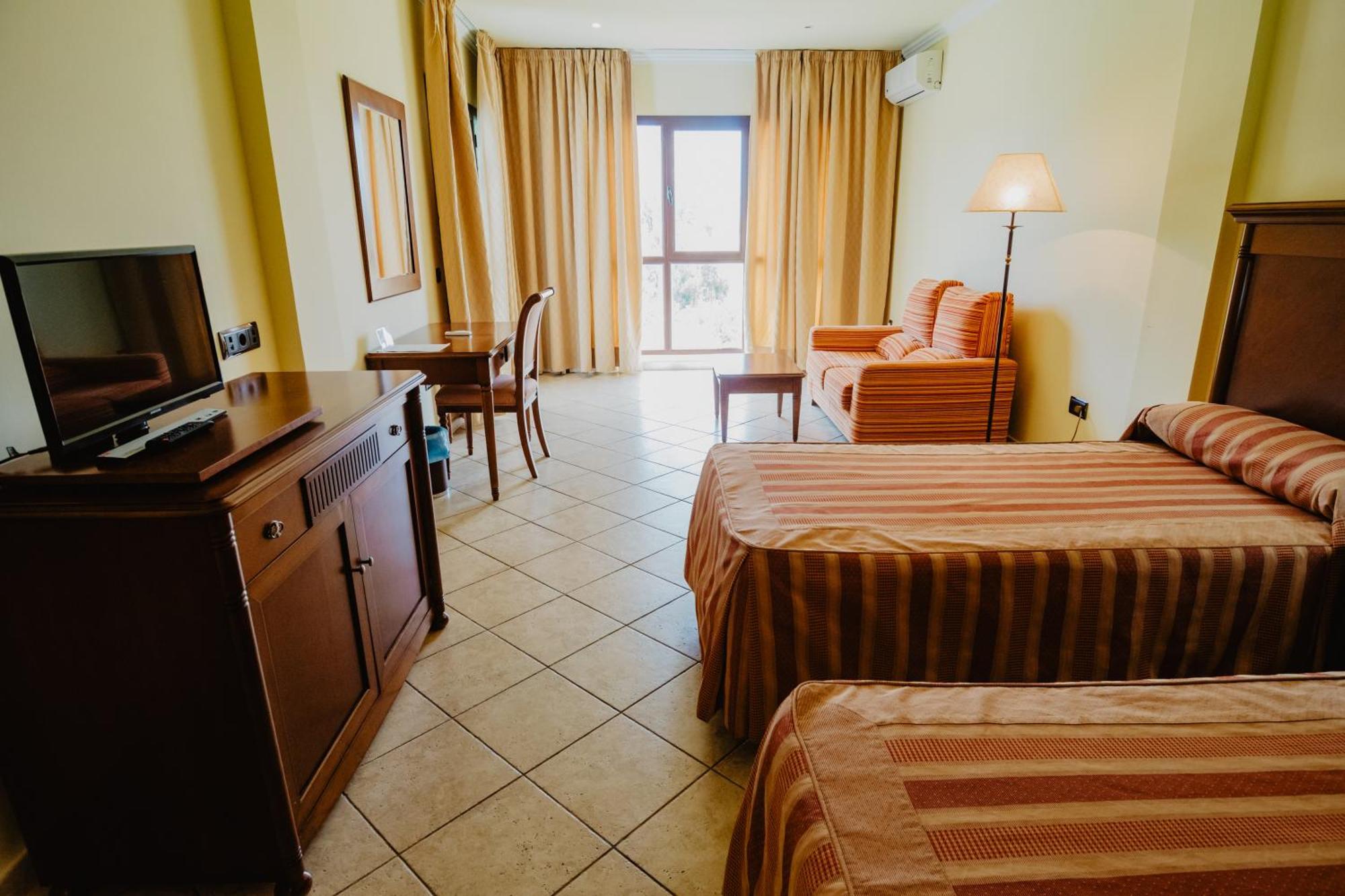 Hotel Hacienda Don Manuel Granja de Torrehermosa ภายนอก รูปภาพ